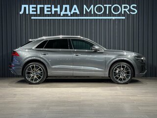 2021 Audi Q8 55 TFSI I (4M), серый, 7500000 рублей, вид 3