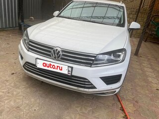 2016 Volkswagen Touareg II Рестайлинг, белый, 2680000 рублей, вид 1