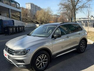 2019 Volkswagen Tiguan II, серый, 2700000 рублей, вид 2