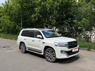 2021 Toyota Land Cruiser 200 Series Рестайлинг 2, белый, 11850000 рублей, вид 2