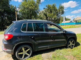 2010 Volkswagen Tiguan I, чёрный, 900000 рублей, вид 3