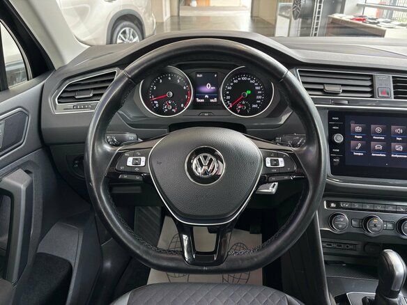 2019 Volkswagen Tiguan II, чёрный, 1929000 рублей - вид 7