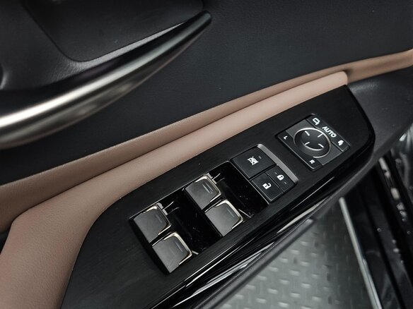 2025 Lexus ES 300h VII Рестайлинг 2, чёрный, 7200000 рублей - вид 18