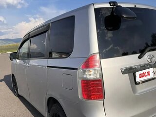 2007 Toyota Noah II (R70), серый, 1300000 рублей, вид 3