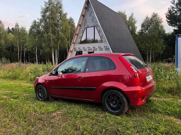 2007 Ford Fiesta Mk5, красный, 470000 рублей - вид 11