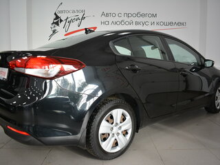2017 Kia Cerato III Рестайлинг (Classic), чёрный, 1449000 рублей, вид 3
