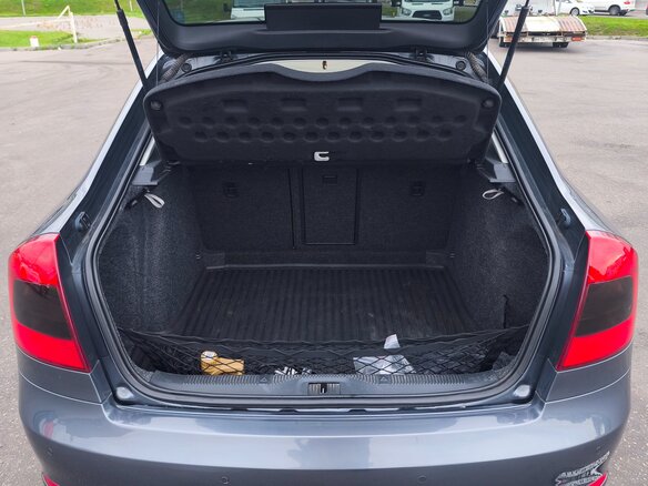 2012 Skoda Octavia II (A5) Рестайлинг, серый, 1160000 рублей - вид 8