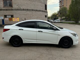2016 Hyundai Solaris I Рестайлинг, белый, 500000 рублей, вид 3
