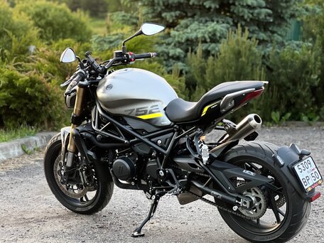 2023 Benelli 752 S, серебристый, 575000 рублей, вид 2