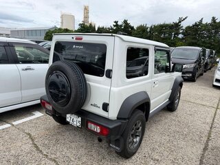 2021 Suzuki Jimny Sierra IV, белый, 1740000 рублей, вид 4