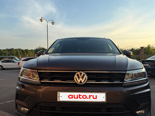 2018 Volkswagen Tiguan II, коричневый, 2080000 рублей, вид 2