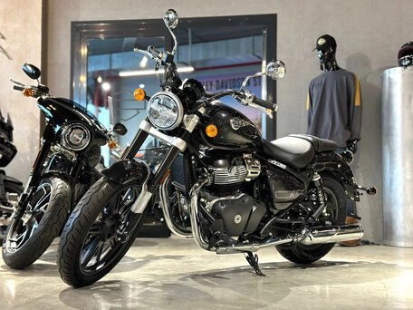 2026 Royal Enfield Super Meteor, чёрный, 764000 рублей, вид 5