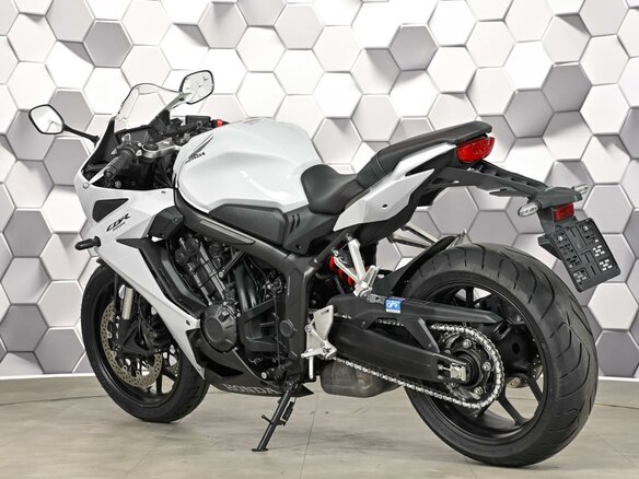 2023 Honda CBR 650R, белый - вид 7