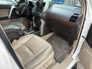 2010 Toyota Land Cruiser Prado 150 Series, белый, 2480000 рублей, вид 1