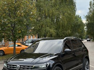 2018 Volkswagen Tiguan II, чёрный, 2890000 рублей, вид 1