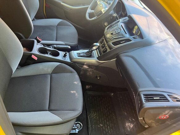 2013 Ford Focus III, жёлтый, 540000 рублей - вид 6