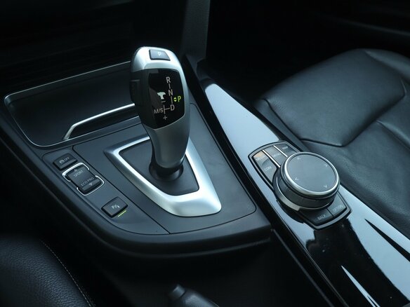 2020 BMW 3 серии Gran Turismo 320d xDrive VI (F3x) Рестайлинг, чёрный, 2490000 рублей - вид 11