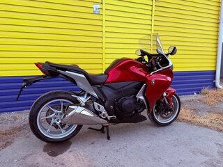 2010 Honda VFR 1200, красный, 700000 рублей, вид 2