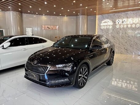 2026 Skoda Superb III Рестайлинг, чёрный, 2950000 рублей, вид 1