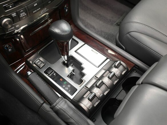 2008 Lexus LX 570 III, чёрный - вид 24