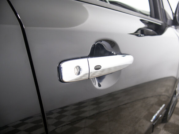 2018 Nissan Leaf II (ZE1), чёрный, 1699000 рублей - вид 6