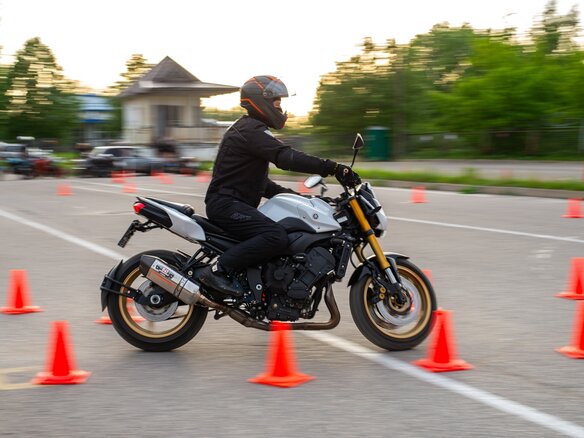 2011 Yamaha FZ8, белый, 650000 рублей - вид 6