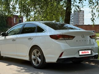 2017 Hyundai Sonata VII (LF) Рестайлинг, белый, 1760000 рублей, вид 4