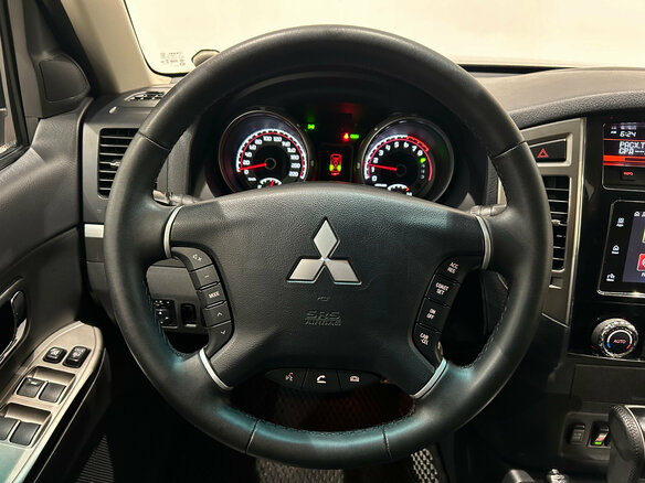 2015 Mitsubishi Pajero IV Рестайлинг 2, чёрный - вид 18