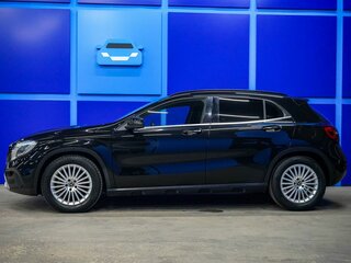 2017 Mercedes-Benz GLA 200 I (X156) Рестайлинг, чёрный, 2350000 рублей, вид 3