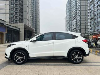2022 Honda Vezel I Рестайлинг, белый, 1569000 рублей, вид 3