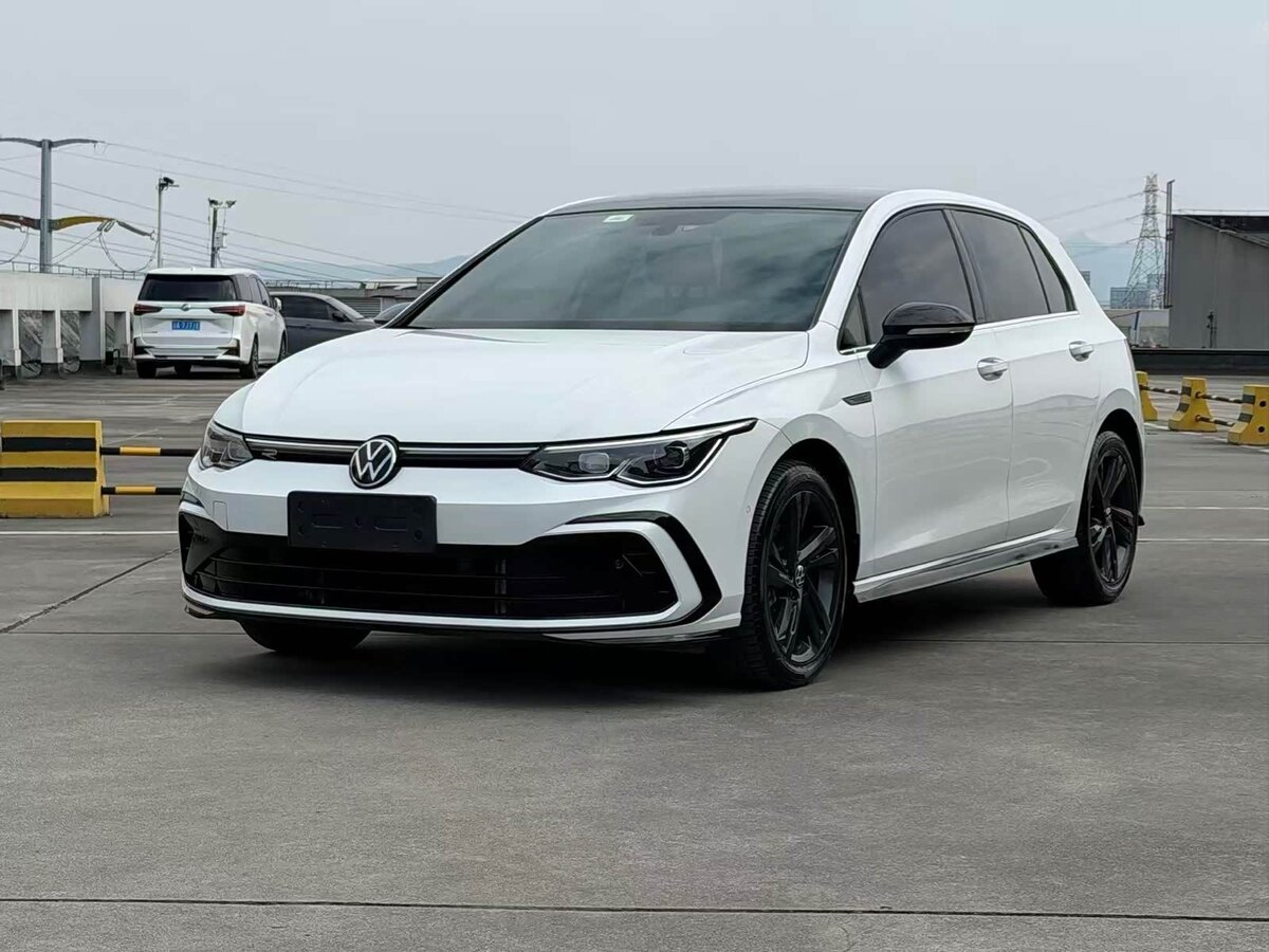 Открыть фотографии: Volkswagen Golf VIII