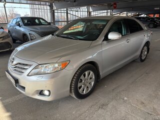 2010 Toyota Camry VI (XV40) Рестайлинг, серебристый, 1400000 рублей, вид 3