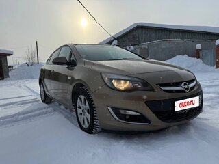 2013 Opel Astra J Рестайлинг, бежевый, 750000 рублей, вид 4