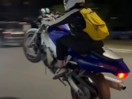 1997 Suzuki GSX-R 600, синий, 110000 рублей, вид 4