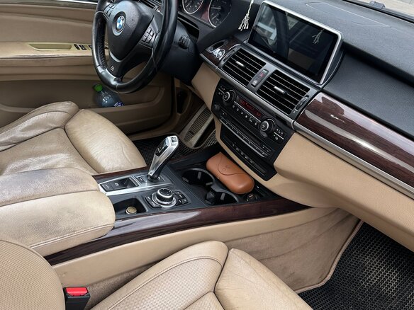 2010 BMW X5 50i II (E70) Рестайлинг, чёрный, 1400000 рублей - вид 6