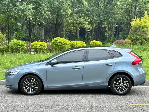2019 Volvo V40 II Рестайлинг, голубой, 1040000 рублей - вид 4