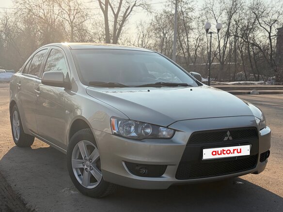 2008 Mitsubishi Lancer X, бежевый, 670000 рублей - вид 2