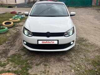 2011 Volkswagen Polo V, белый, 905000 рублей, вид 2