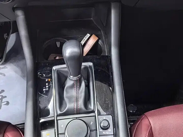 2022 Mazda 3 Axela IV (BP), белый, 1405000 рублей - вид 16