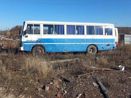 1990 Nissan Civilian, голубой, 210000 рублей, вид 1