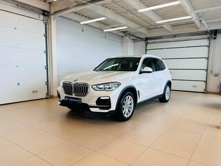 2018 BMW X5 30d IV (G05/G18), белый, 6599900 рублей, вид 2