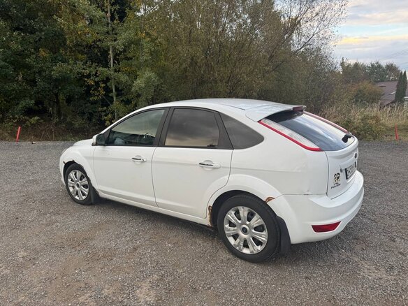 2010 Ford Focus II Рестайлинг, белый, 395000 рублей - вид 15
