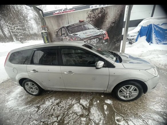 2011 Ford Focus II Рестайлинг, серебристый, 350000 рублей - вид 18