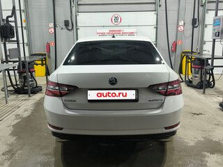 2017 Skoda Superb III, белый, 2300000 рублей, вид 4