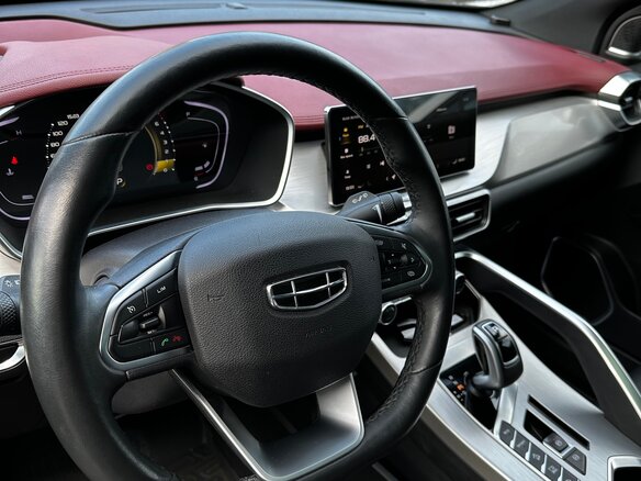 2021 Geely Coolray I, чёрный, 1700000 рублей - вид 9