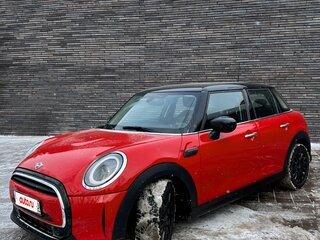 2021 Mini Hatch Cooper III (F55/F56) Рестайлинг 2, красный, 1999999 рублей, вид 2