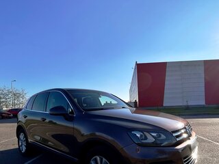 2010 Volkswagen Touareg II, коричневый, 1770000 рублей, вид 3