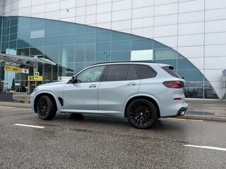 2024 BMW X5 30d IV (G05/G18) Рестайлинг, серый, 15000000 рублей, вид 3