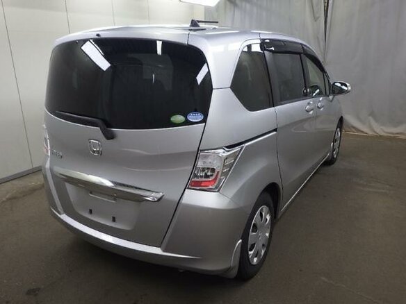 2012 Honda Freed I Рестайлинг, серебристый, 1000000 рублей - вид 5