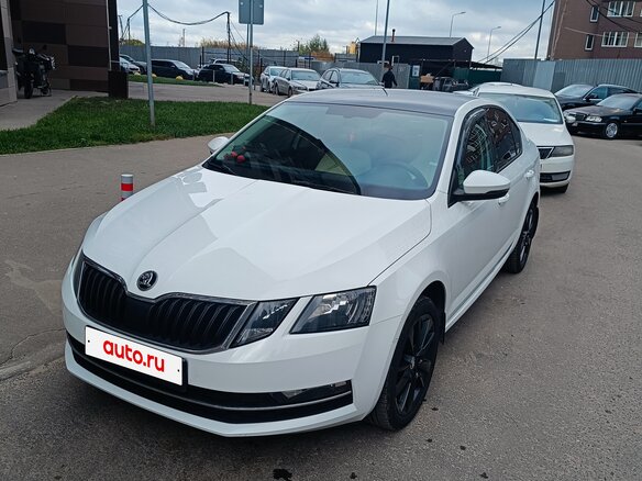 2017 Skoda Octavia III (A7) Рестайлинг, белый, 1850000 рублей - вид 1